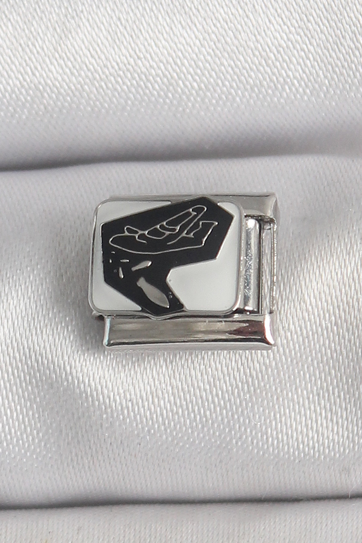 316L Çelik Gümüş Renk Beyaz Siyah Uçak İşlemeli Portre Model Charm