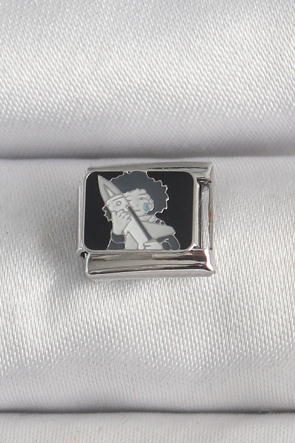 316L Çelik Gümüş Renk Siyah İşlemeli Portre Model Charm