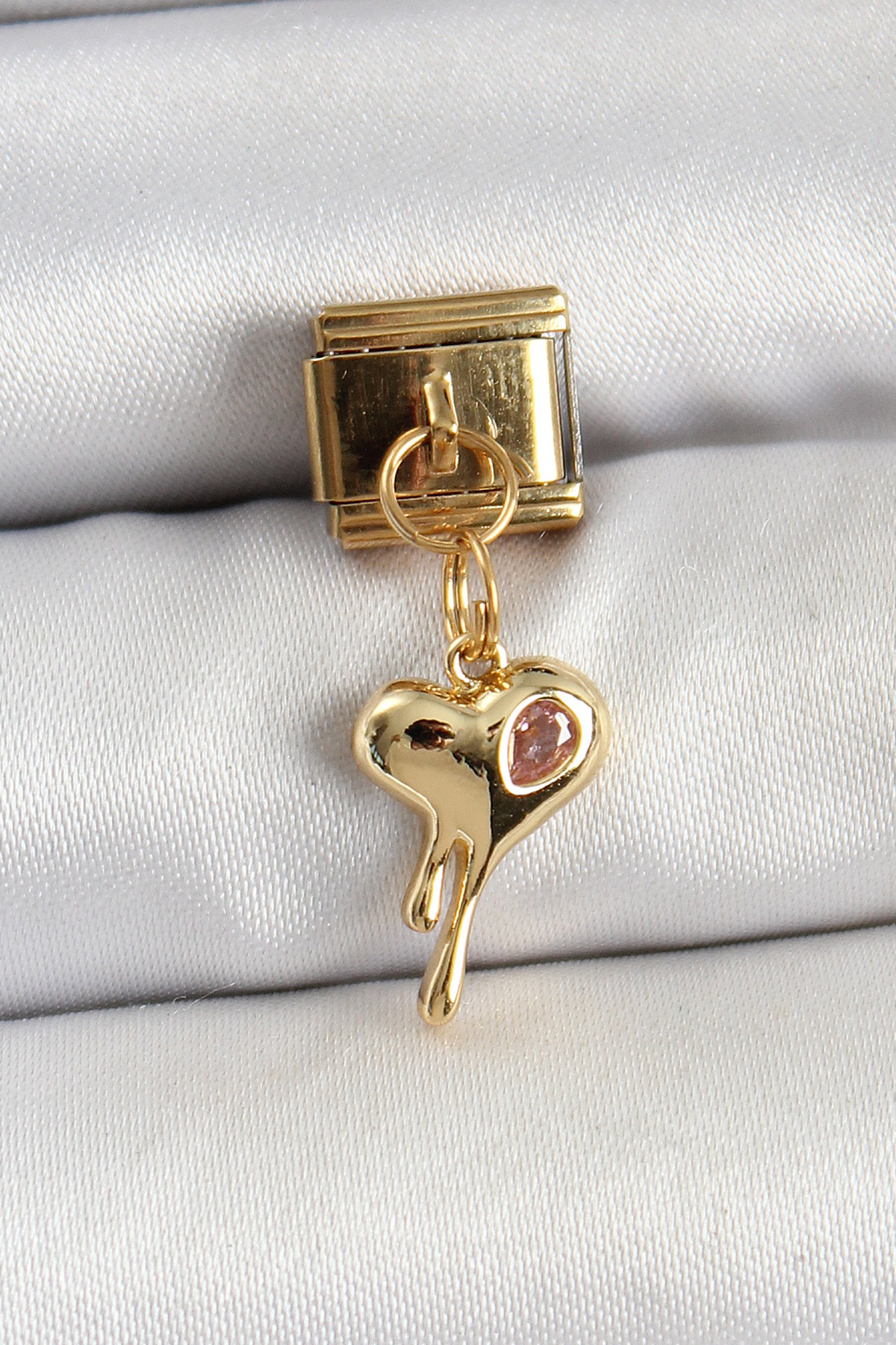 316L Çelik Sallantılı Zirkon Taşlı Eriyen Kalp Model Gold Renk Charm