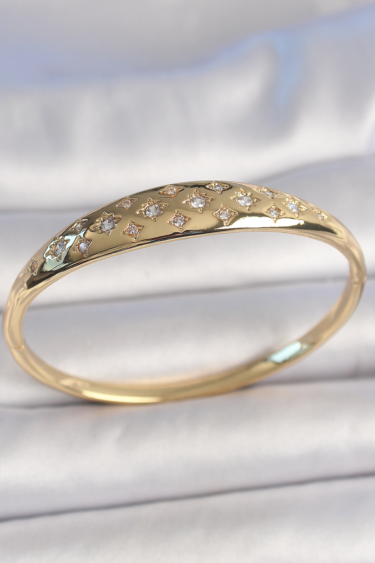 Pirinç Gold Renk Zirkon Taşlı Yıldız İşlemeli Kadın Kelepçe