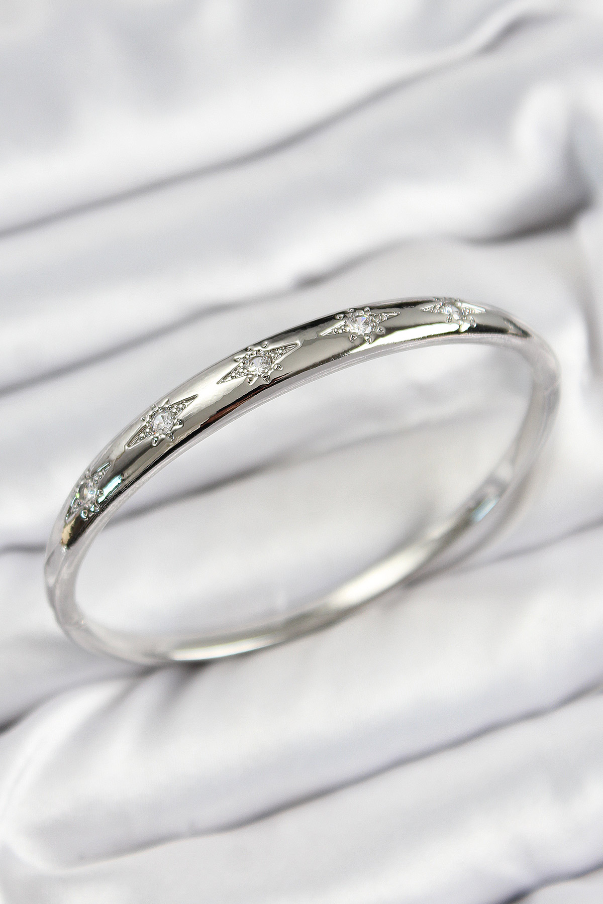 Pirinç Zirkon Taşlı Kutup Yıldızı Model Gümüş Renk Kadın Kelepçe